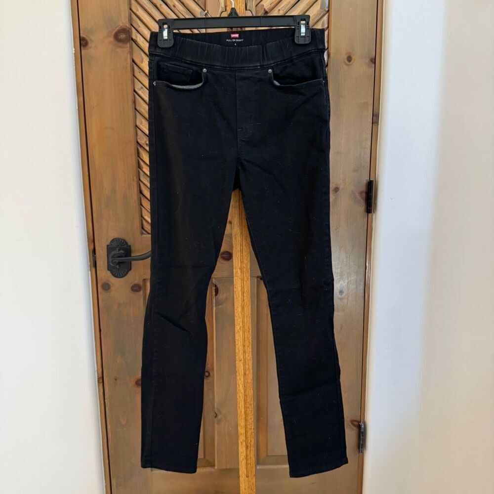EUC Levi’s (6 / 28) Black Pull-On Skinny Jeans / Jeggings - Stretch Waistband